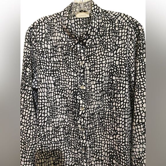 Chico’s Effortless Geo Print Chiffon Button Up Blouse Black White Longline Chic - Picture 5 of 8